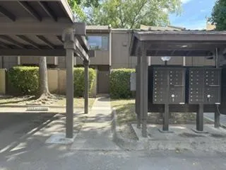 701 Woodside Lane #4