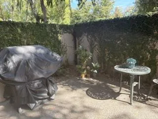 701 Woodside Lane #4 Sacramento, CA 95825
