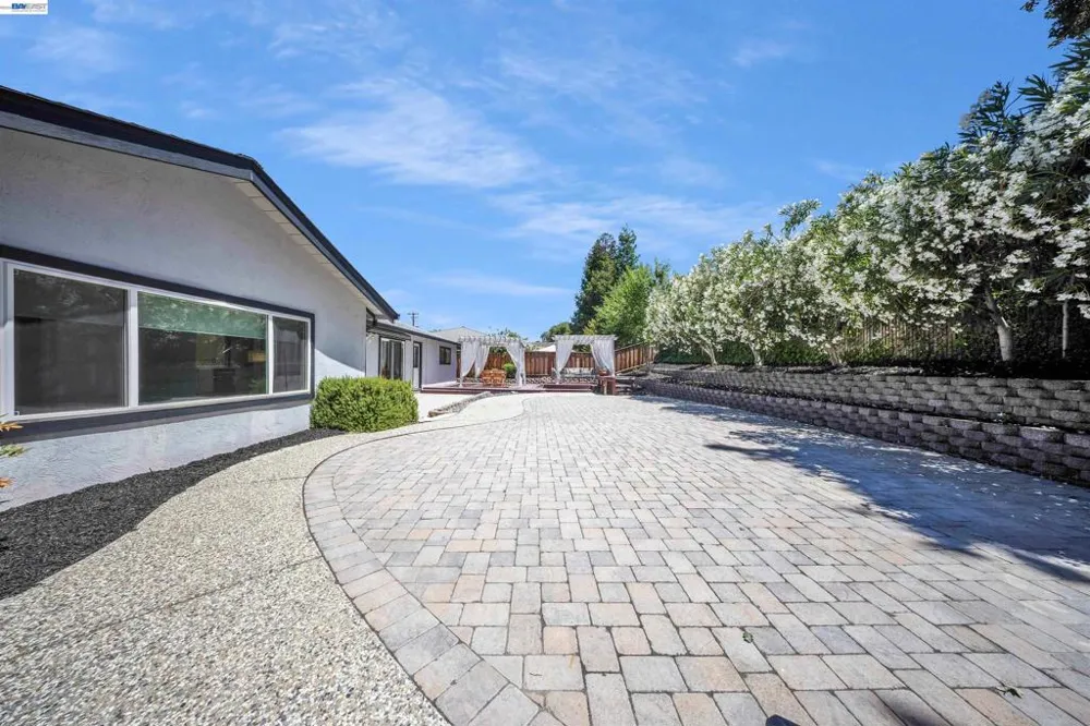 781 E Angela St Pleasanton, CA 94566