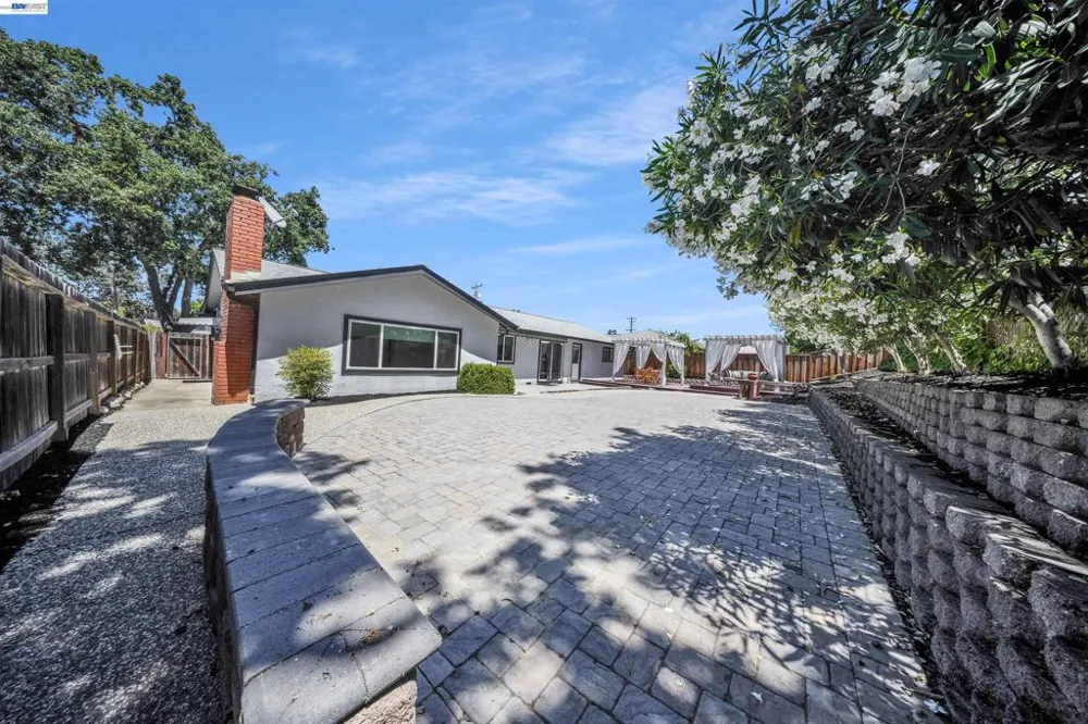 781 E Angela St Pleasanton, CA 94566