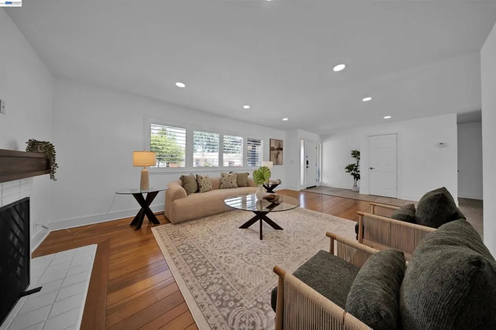 781 E Angela St Pleasanton, CA 94566