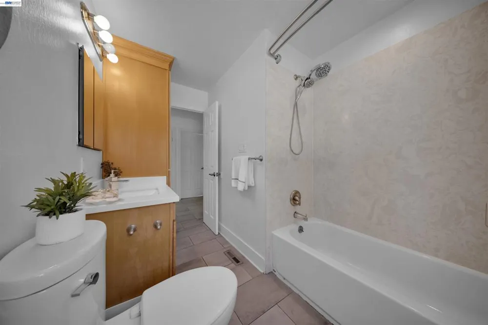 781 E Angela St Pleasanton, CA 94566