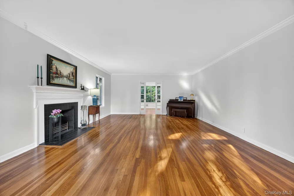 190 Sussex Drive Manhasset, NY 11030