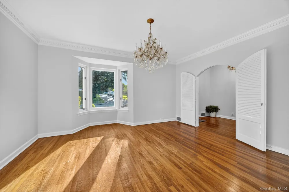 190 Sussex Drive Manhasset, NY 11030