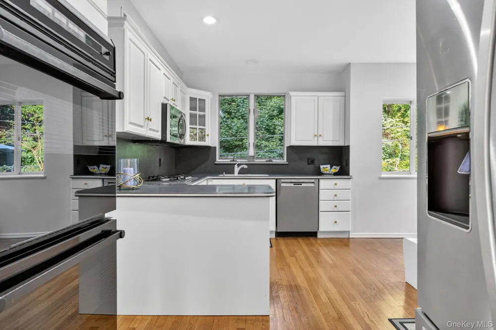 190 Sussex Drive Manhasset, NY 11030