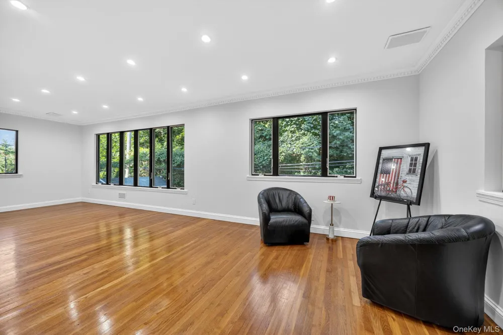 190 Sussex Drive Manhasset, NY 11030