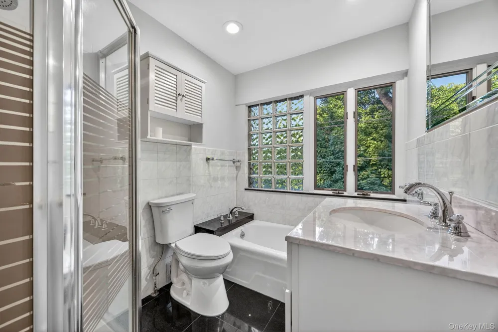 190 Sussex Drive Manhasset, NY 11030