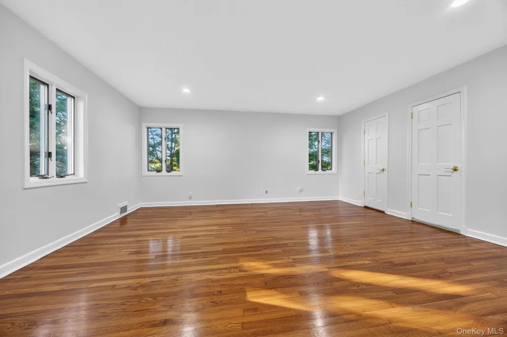 190 Sussex Drive Manhasset, NY 11030