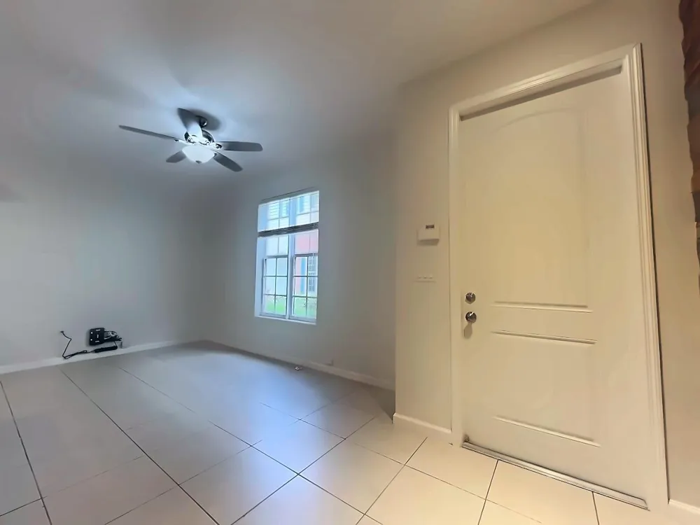 726 SW 1st Way Pompano Beach, FL 33060