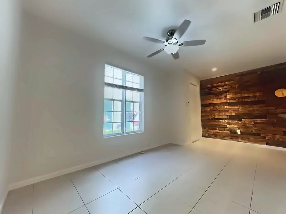 726 SW 1st Way Pompano Beach, FL 33060