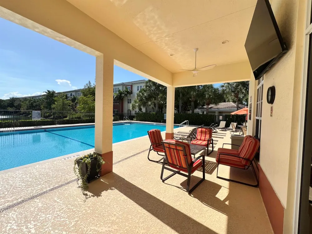 726 SW 1st Way Pompano Beach, FL 33060