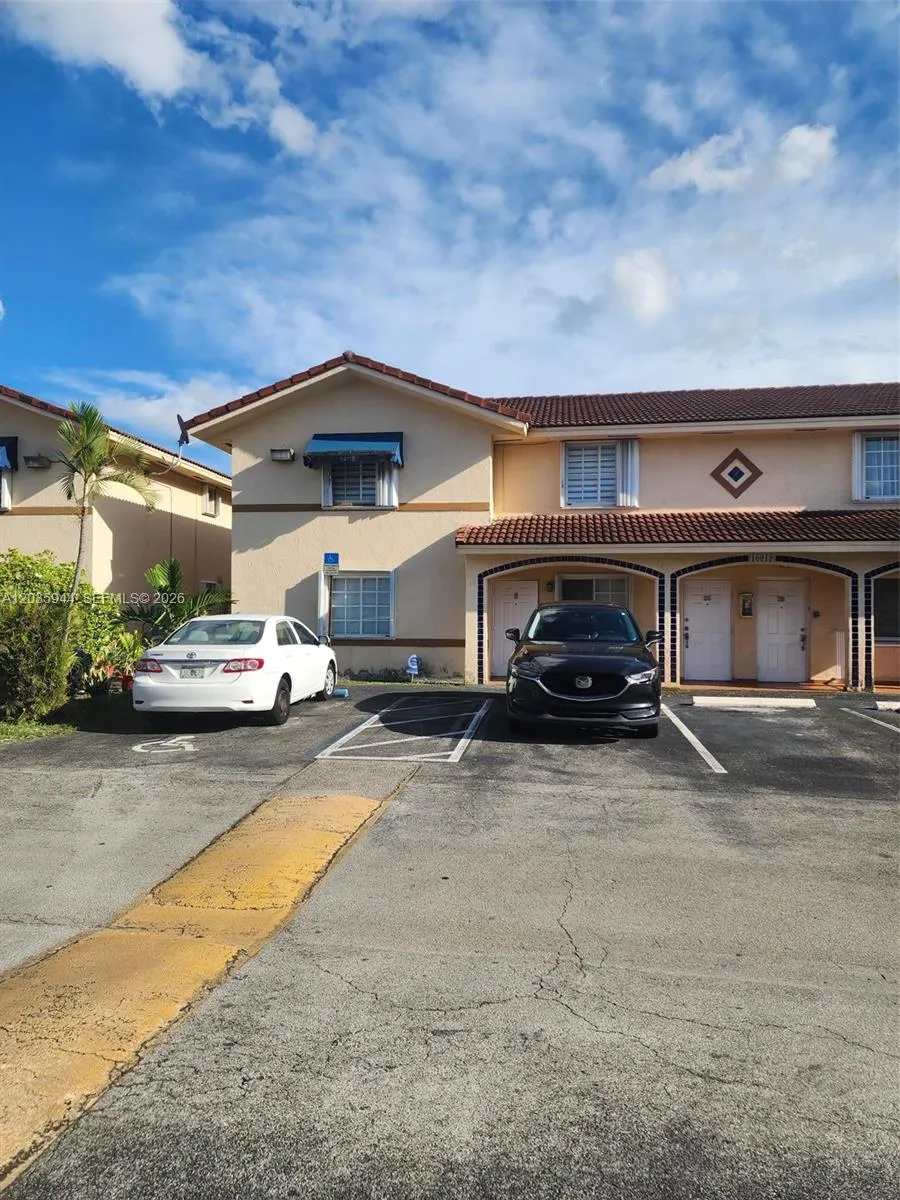 10019 W Okeechobee Rd #102 Hialeah Gardens, FL 33016