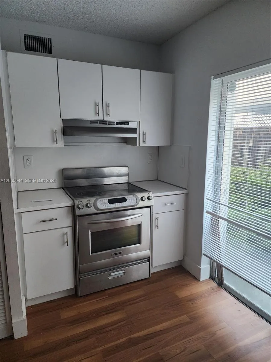 10019 W Okeechobee Rd #102 Hialeah Gardens, FL 33016