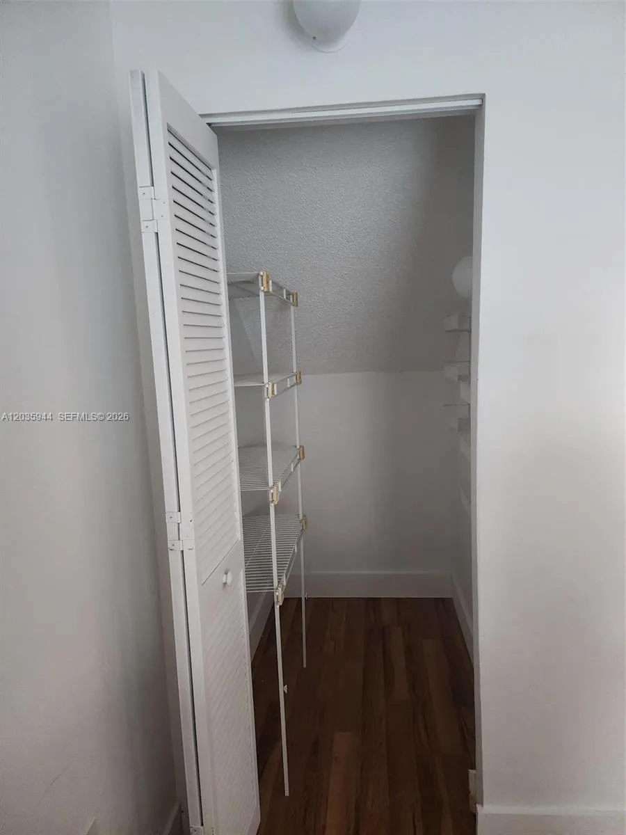 10019 W Okeechobee Rd #102 Hialeah Gardens, FL 33016