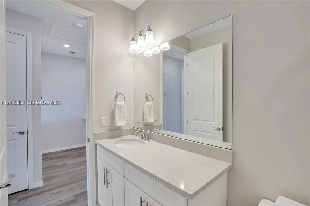 5140 Eucalyptus Dr #5 Hollywood, FL 33021