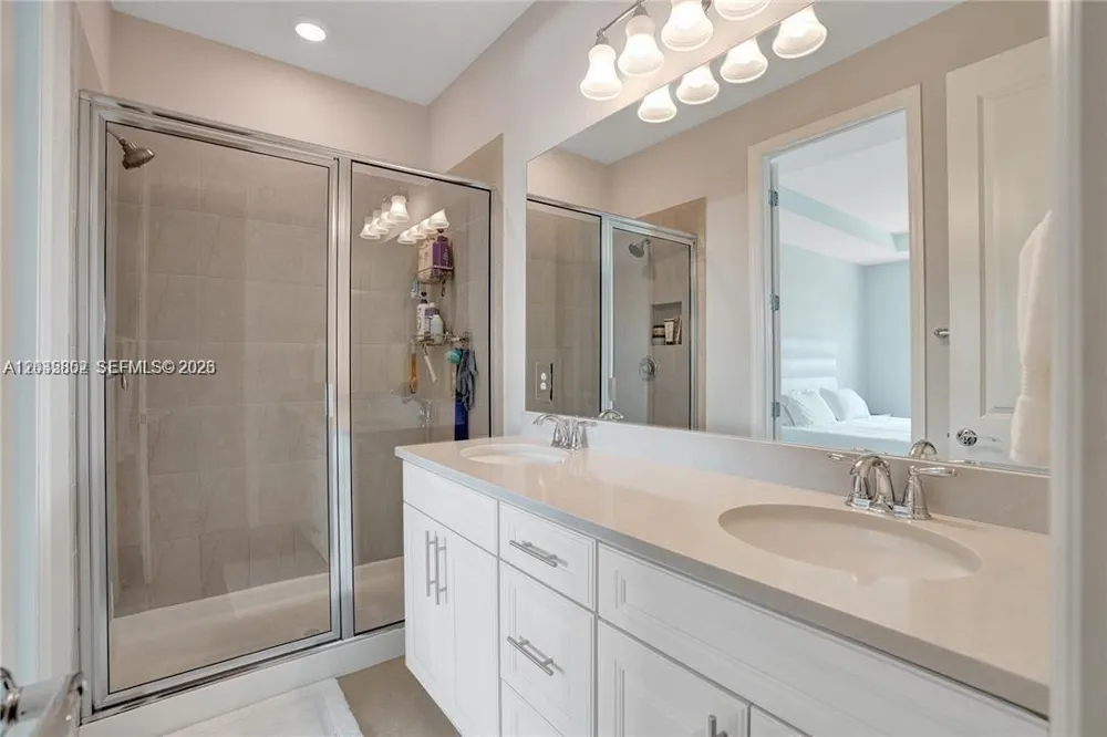 5140 Eucalyptus Dr #5 Hollywood, FL 33021