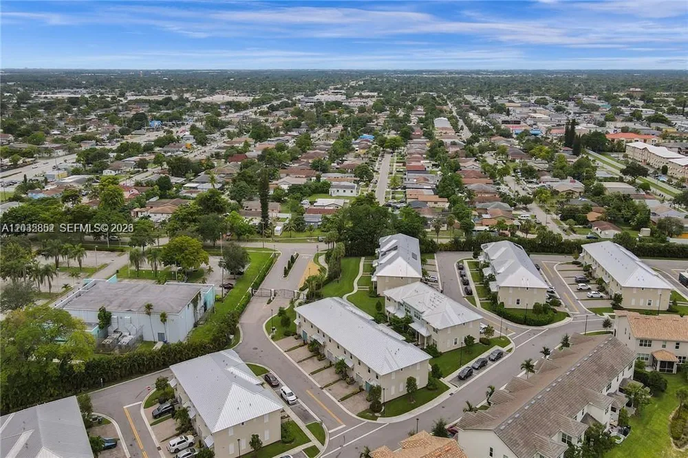 5140 Eucalyptus Dr #5 Hollywood, FL 33021