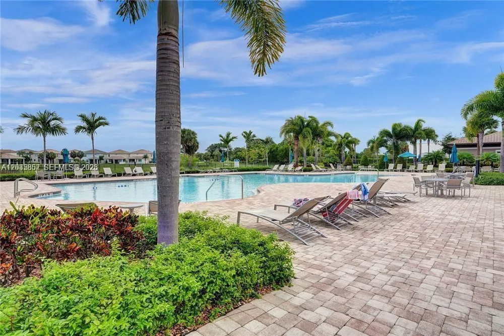 5140 Eucalyptus Dr #5 Hollywood, FL 33021
