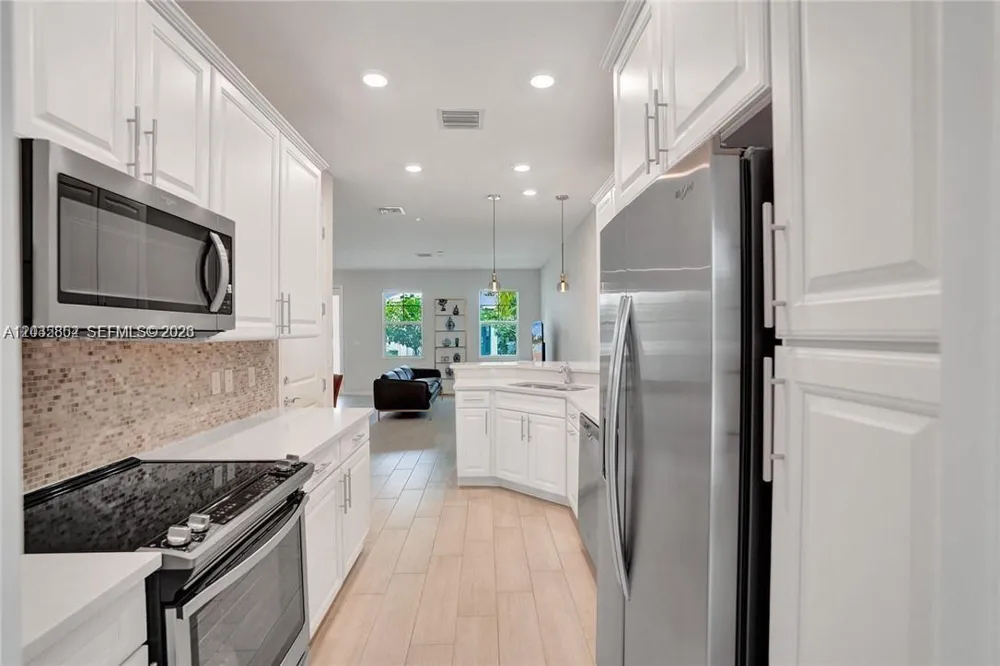 5140 Eucalyptus Dr #5 Hollywood, FL 33021