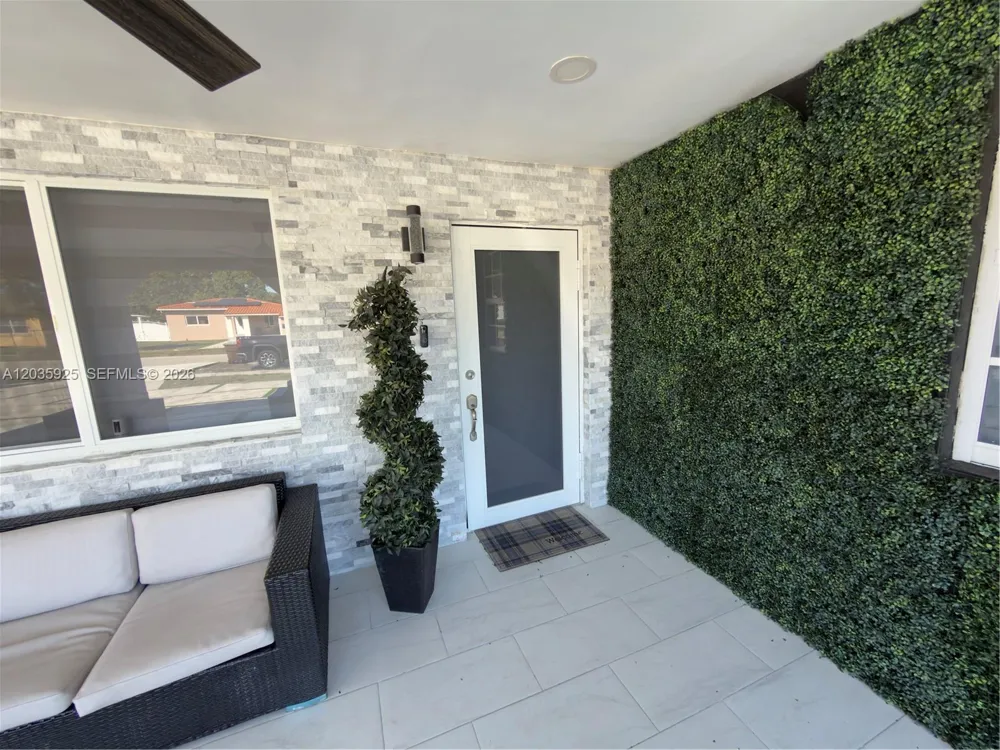 224 E 42nd St Hialeah, FL 33013
