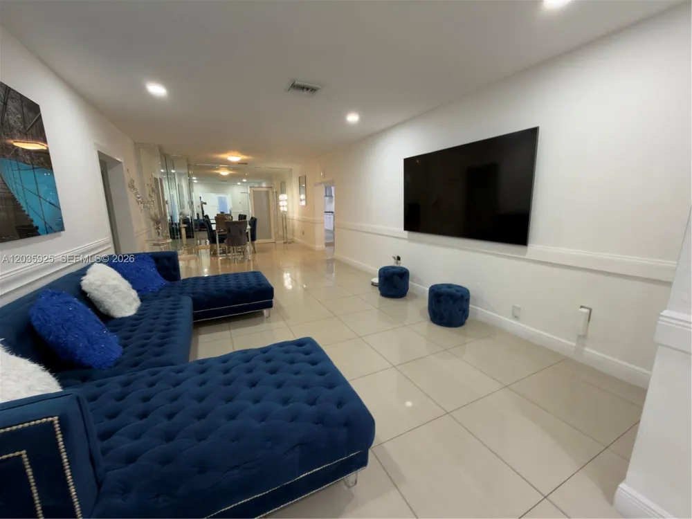 224 E 42nd St Hialeah, FL 33013