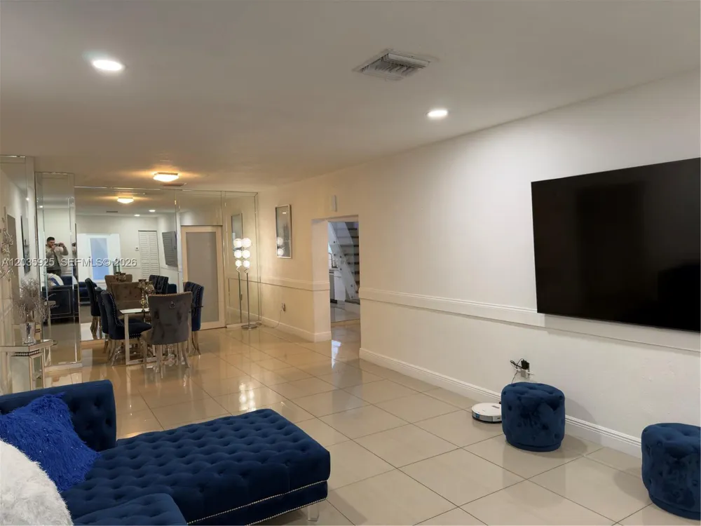 224 E 42nd St Hialeah, FL 33013
