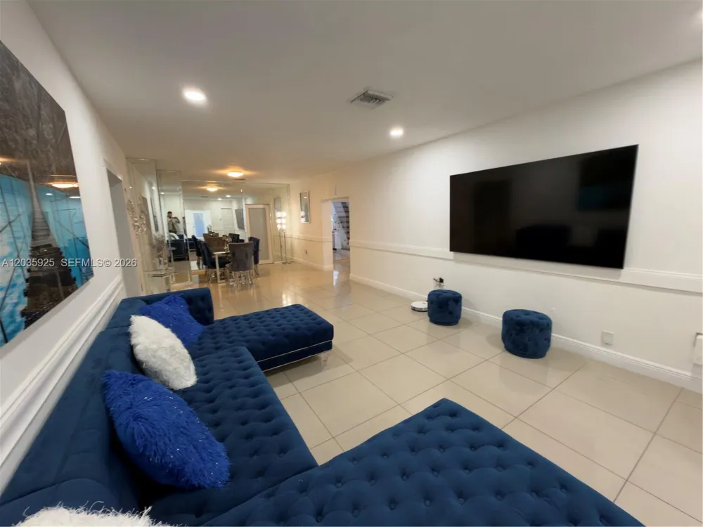 224 E 42nd St Hialeah, FL 33013