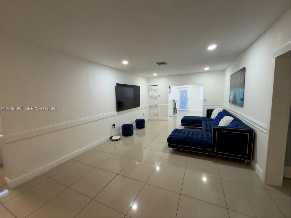 224 E 42nd St Hialeah, FL 33013