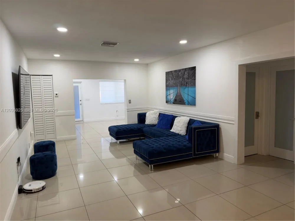 224 E 42nd St Hialeah, FL 33013