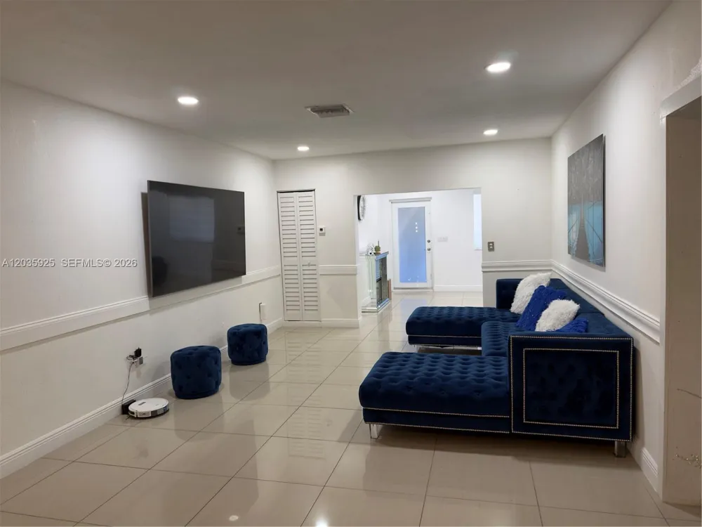 224 E 42nd St Hialeah, FL 33013