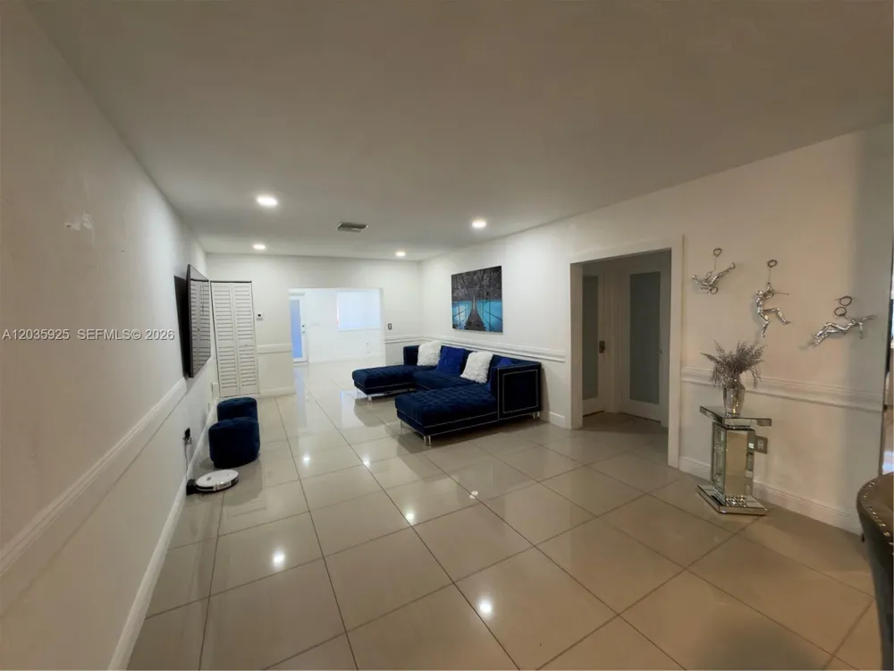 224 E 42nd St Hialeah, FL 33013