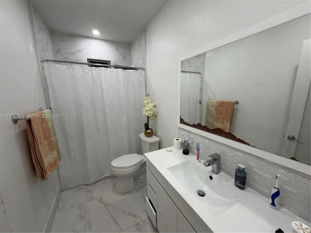 224 E 42nd St Hialeah, FL 33013