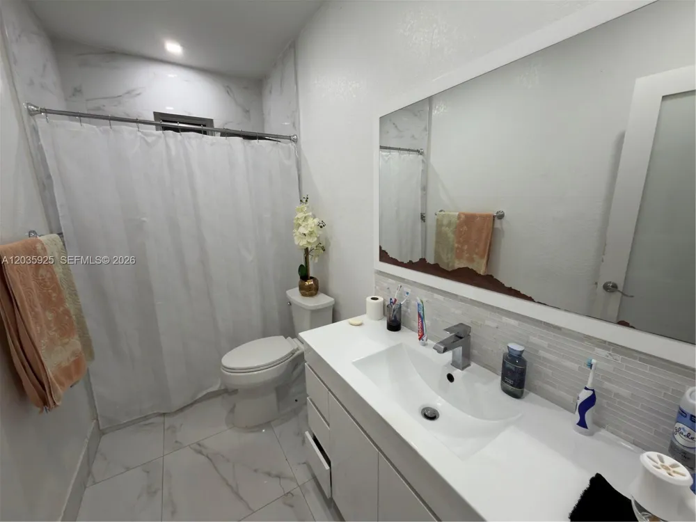 224 E 42nd St Hialeah, FL 33013