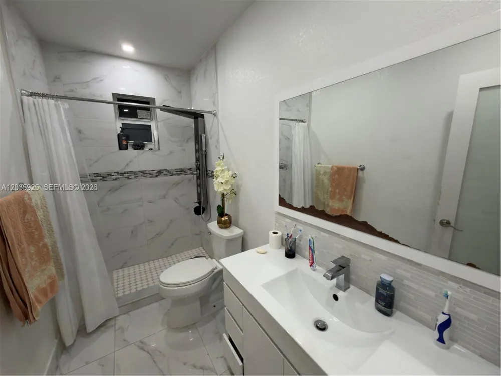 224 E 42nd St Hialeah, FL 33013