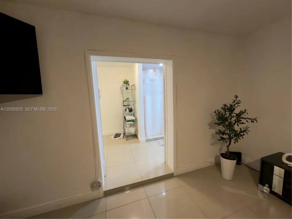 224 E 42nd St Hialeah, FL 33013