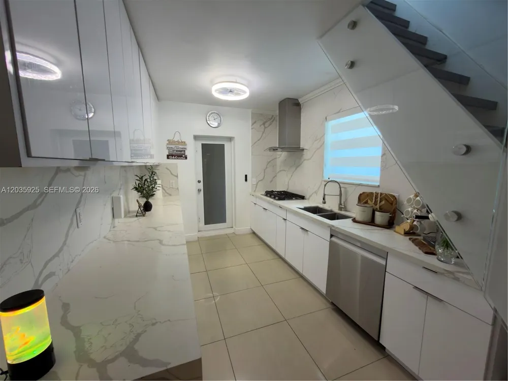 224 E 42nd St Hialeah, FL 33013