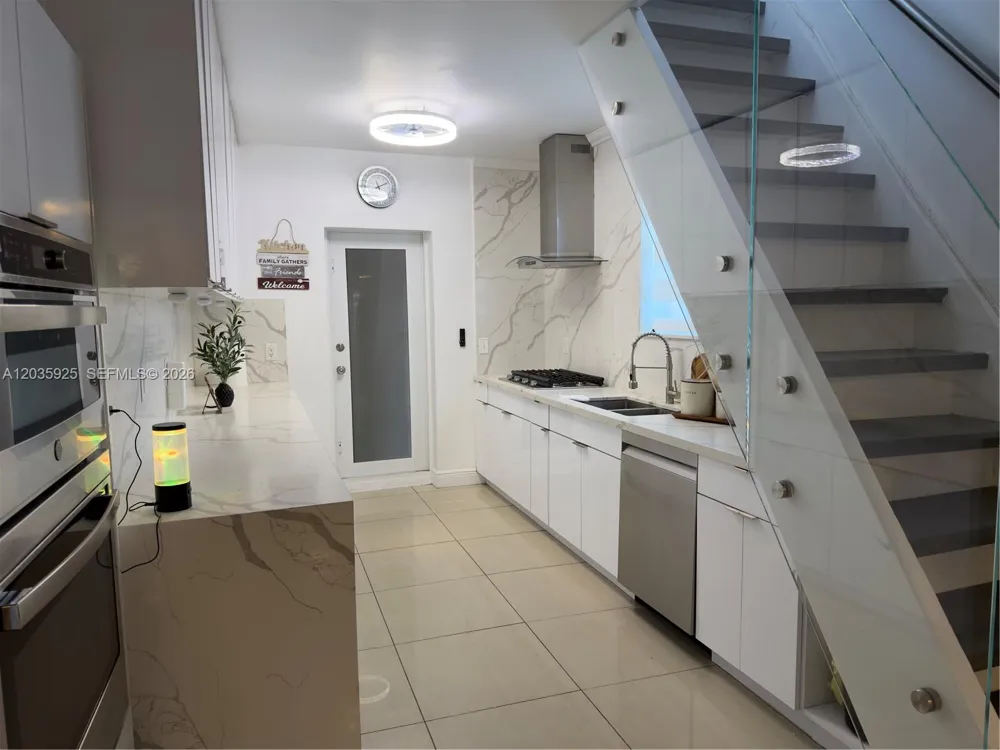 224 E 42nd St Hialeah, FL 33013