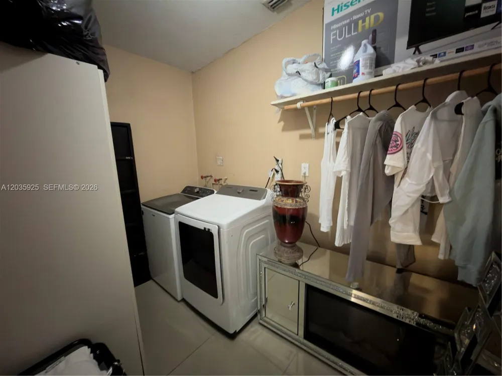 224 E 42nd St Hialeah, FL 33013