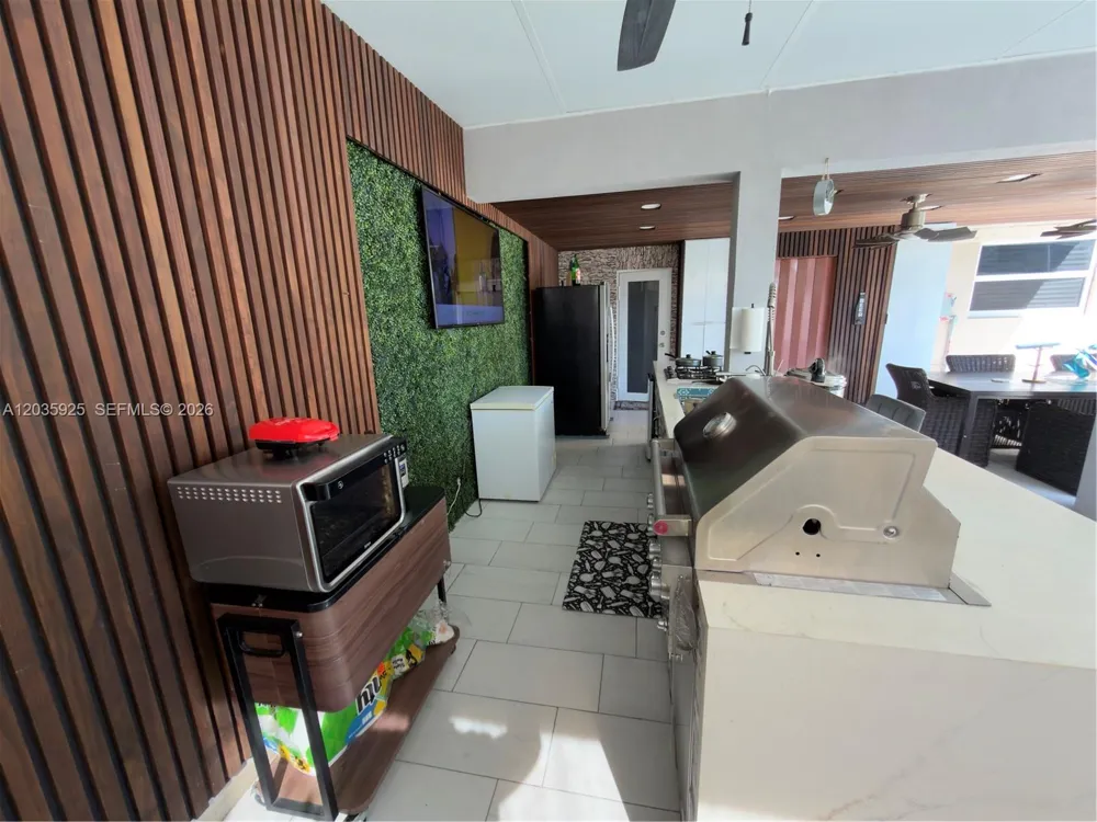 224 E 42nd St Hialeah, FL 33013
