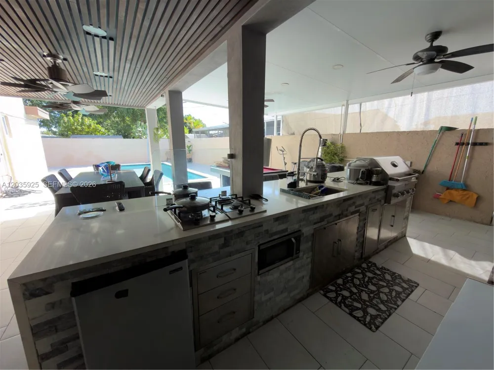 224 E 42nd St Hialeah, FL 33013