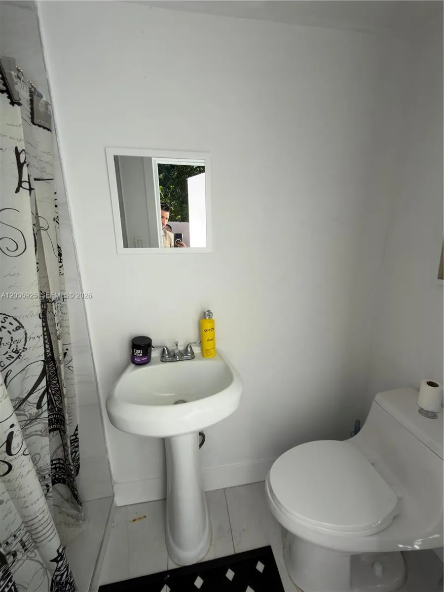 224 E 42nd St Hialeah, FL 33013