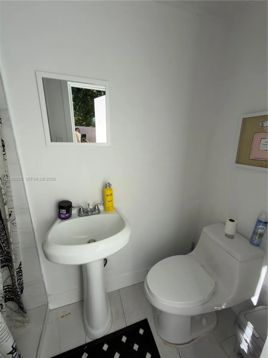 224 E 42nd St Hialeah, FL 33013