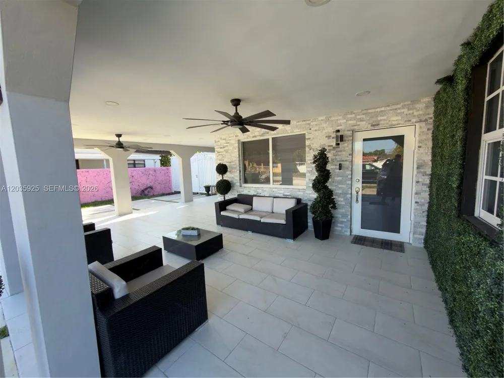 224 E 42nd St Hialeah, FL 33013