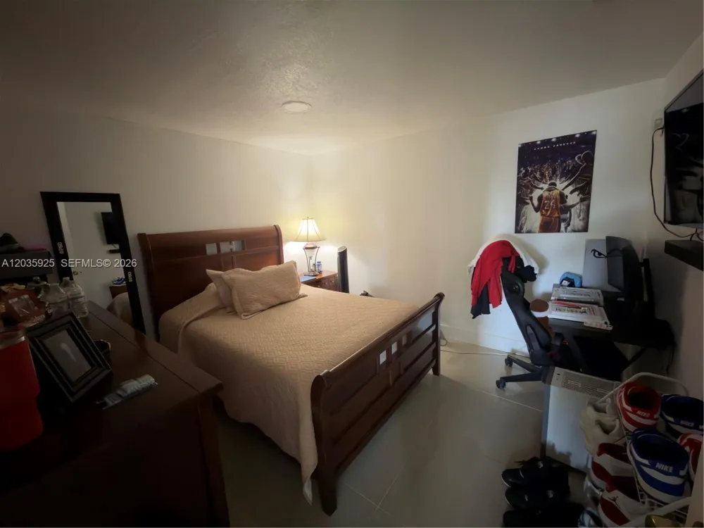 224 E 42nd St Hialeah, FL 33013
