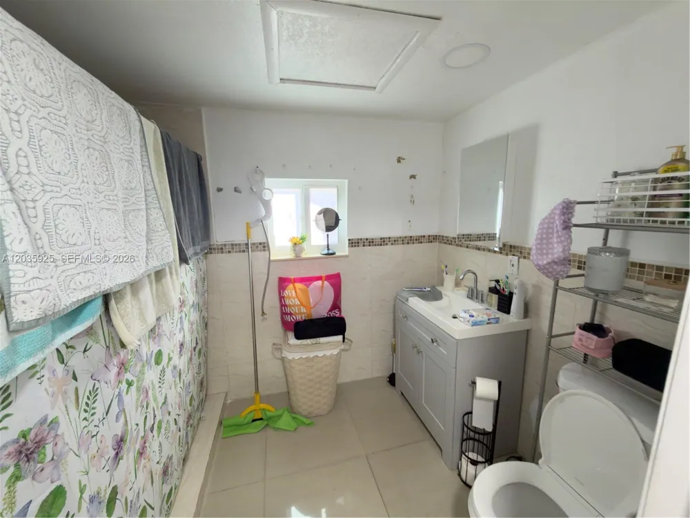 224 E 42nd St Hialeah, FL 33013