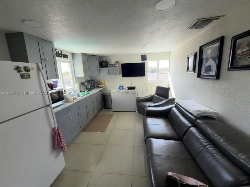 224 E 42nd St Hialeah, FL 33013