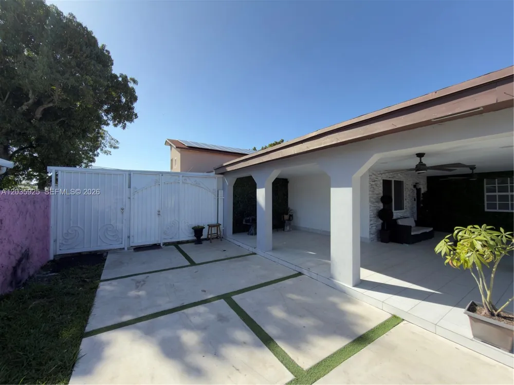 224 E 42nd St Hialeah, FL 33013