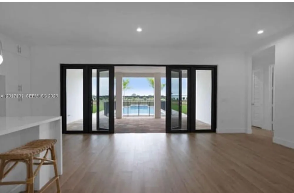246 sw 187 Ave Miami, FL 33031