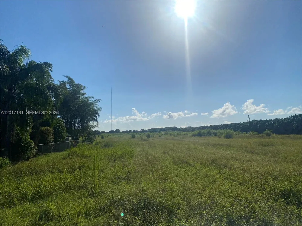 246 sw 187 Ave Miami, FL 33031