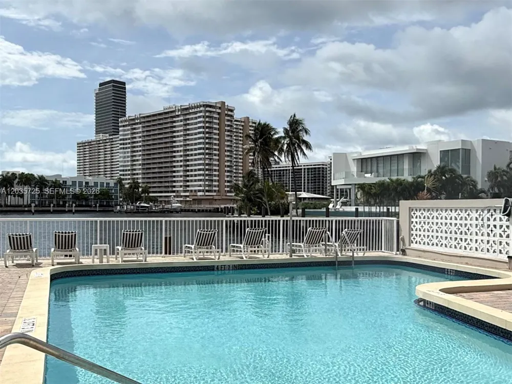 121 Golden Isles Dr #904 Hallandale Beach, FL 33009